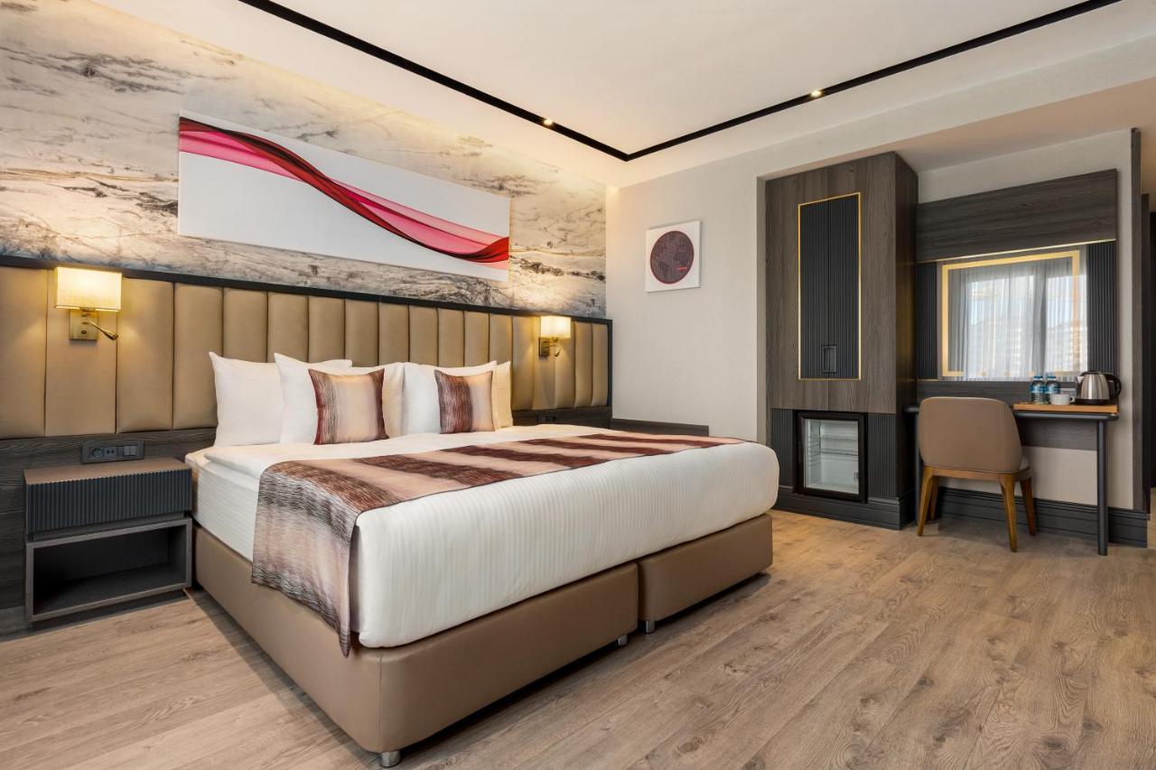 Hotel Ramada By Wyndham Istanbul Umraniye Exterior foto