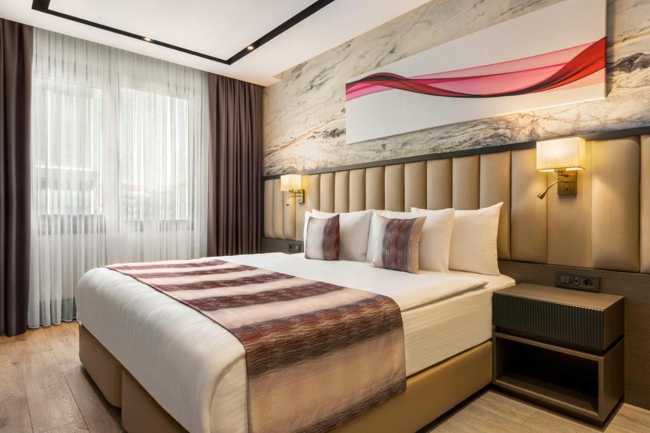 Hotel Ramada By Wyndham Istanbul Umraniye Exterior foto
